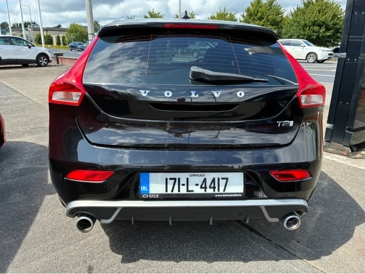 Volvo V40 2.0 T2 R-DESIGN NAV + 122B 122BHP 40 SER - Image 4