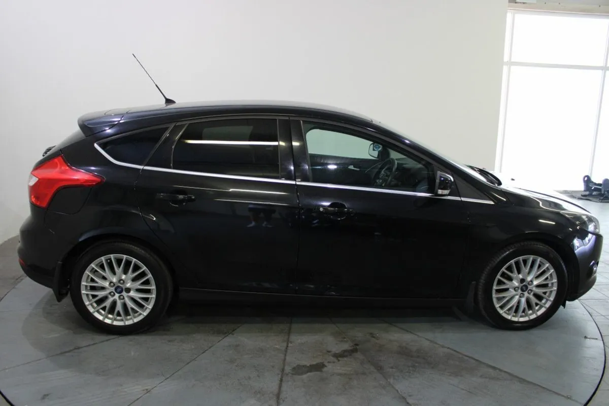 Ford Focus 1.6 Tdci Zetec 5DR - Image 3