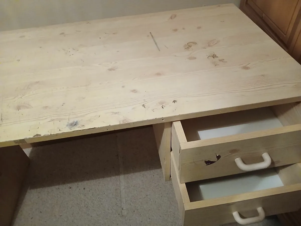School desk - Image 2