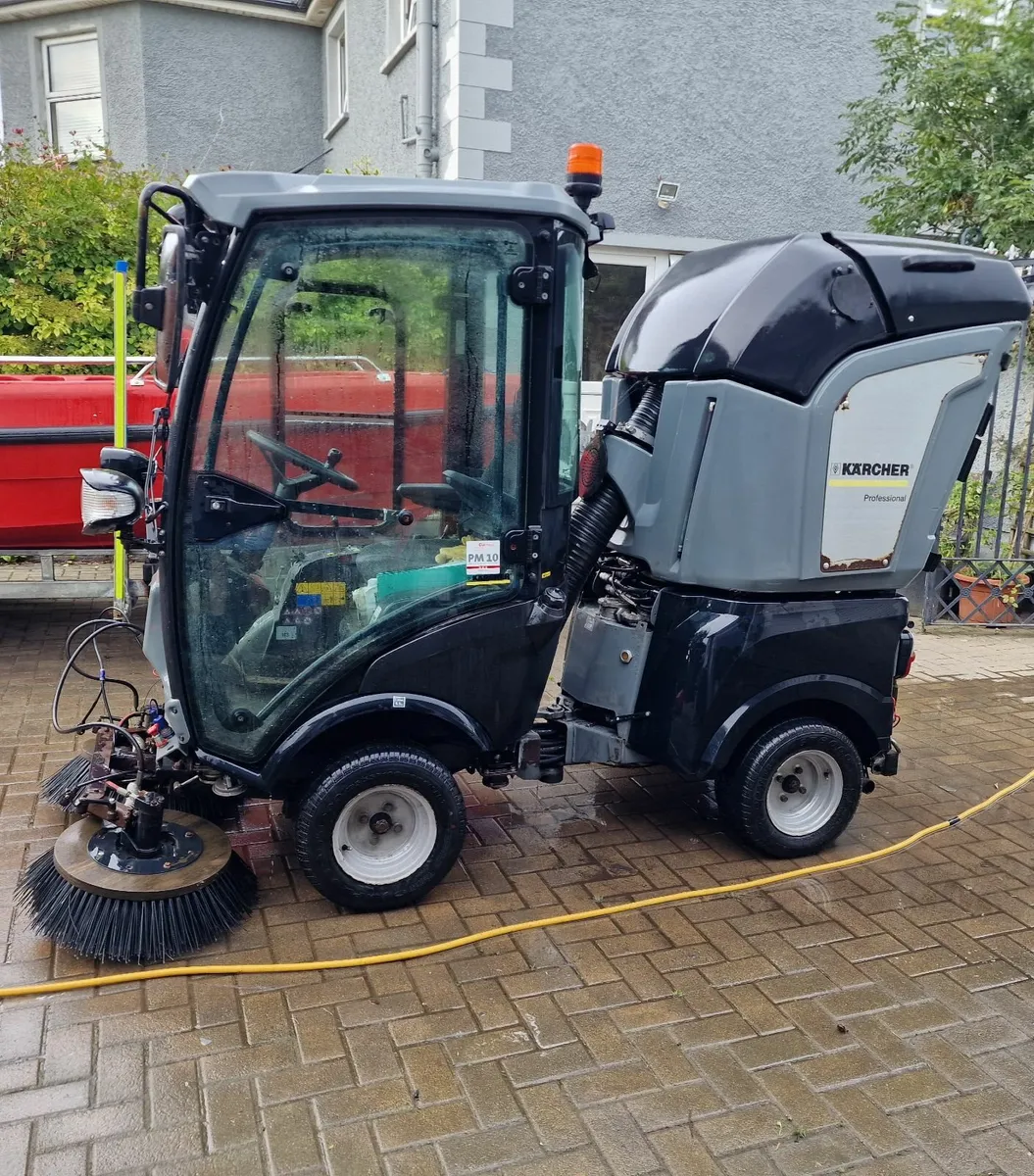 Karcher mini diesel road sweeper roadsweeper - Image 2