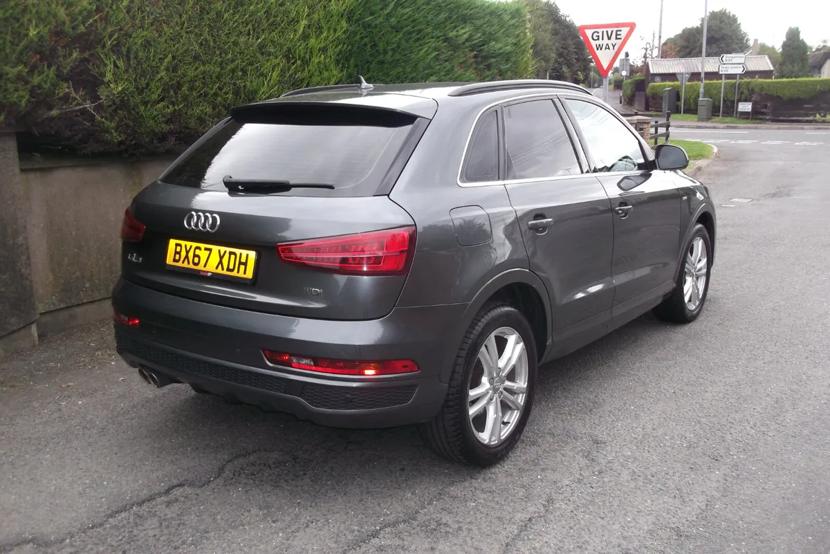 Audi Q3 2017 - Image 4