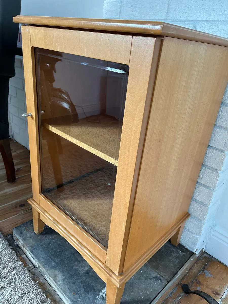 Cabinet - Image 1