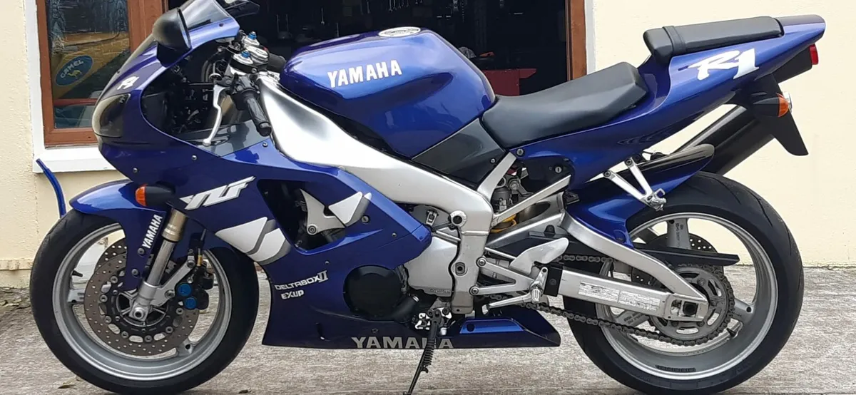Yamaha R1 - Image 2