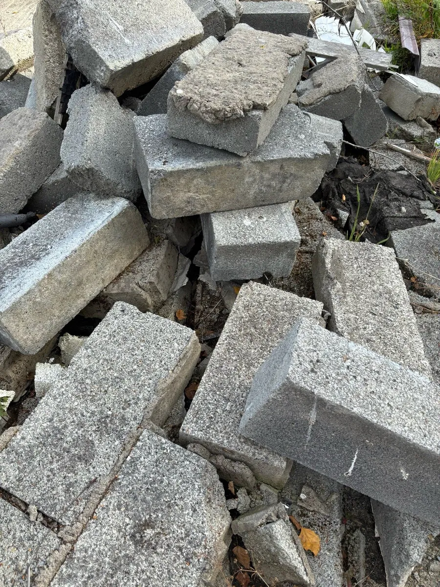 Free concrete blocks - Image 2