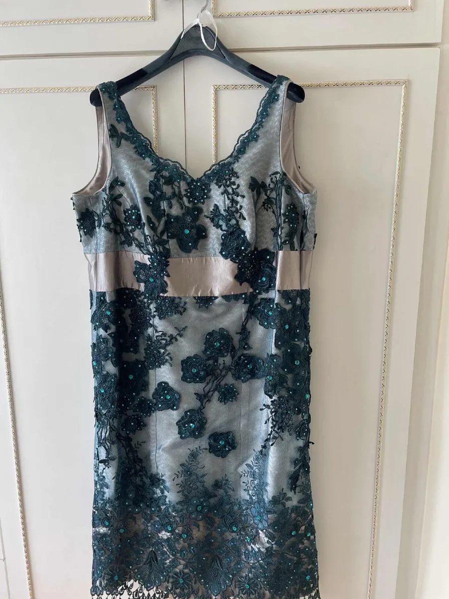 Mother of the Bride/Groom Wedding Outfit - Image 1
