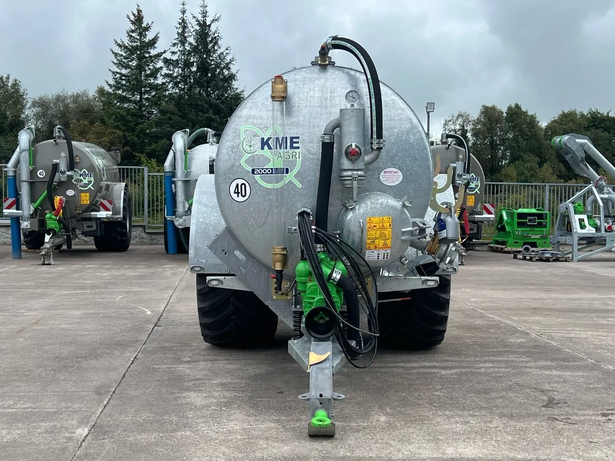 KME Agri 2000 Gallon Tanks - Image 3