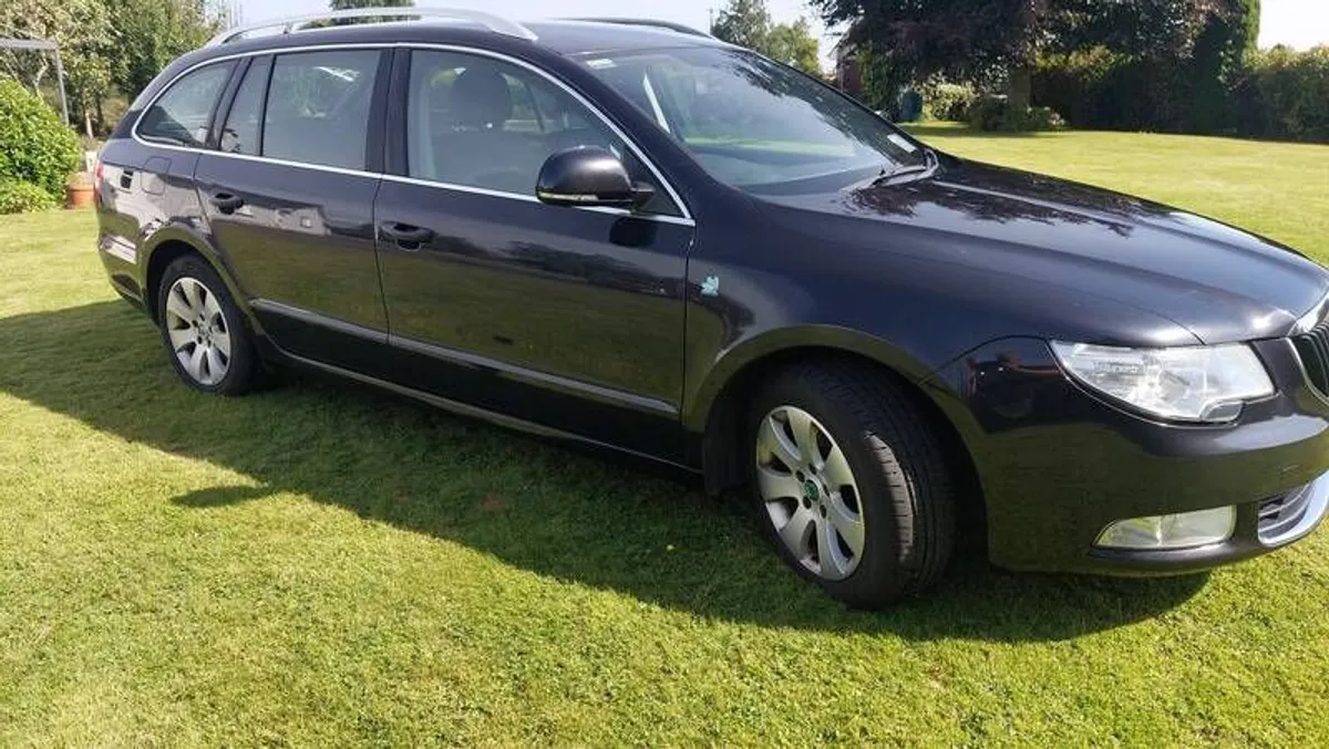 2012 Skoda Superb - Image 2