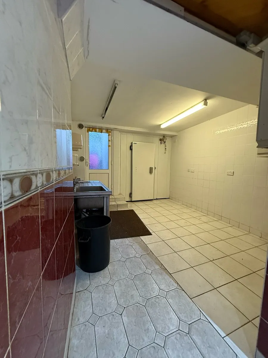 Retail Unit for rent - Tullow Town Centre - Image 4