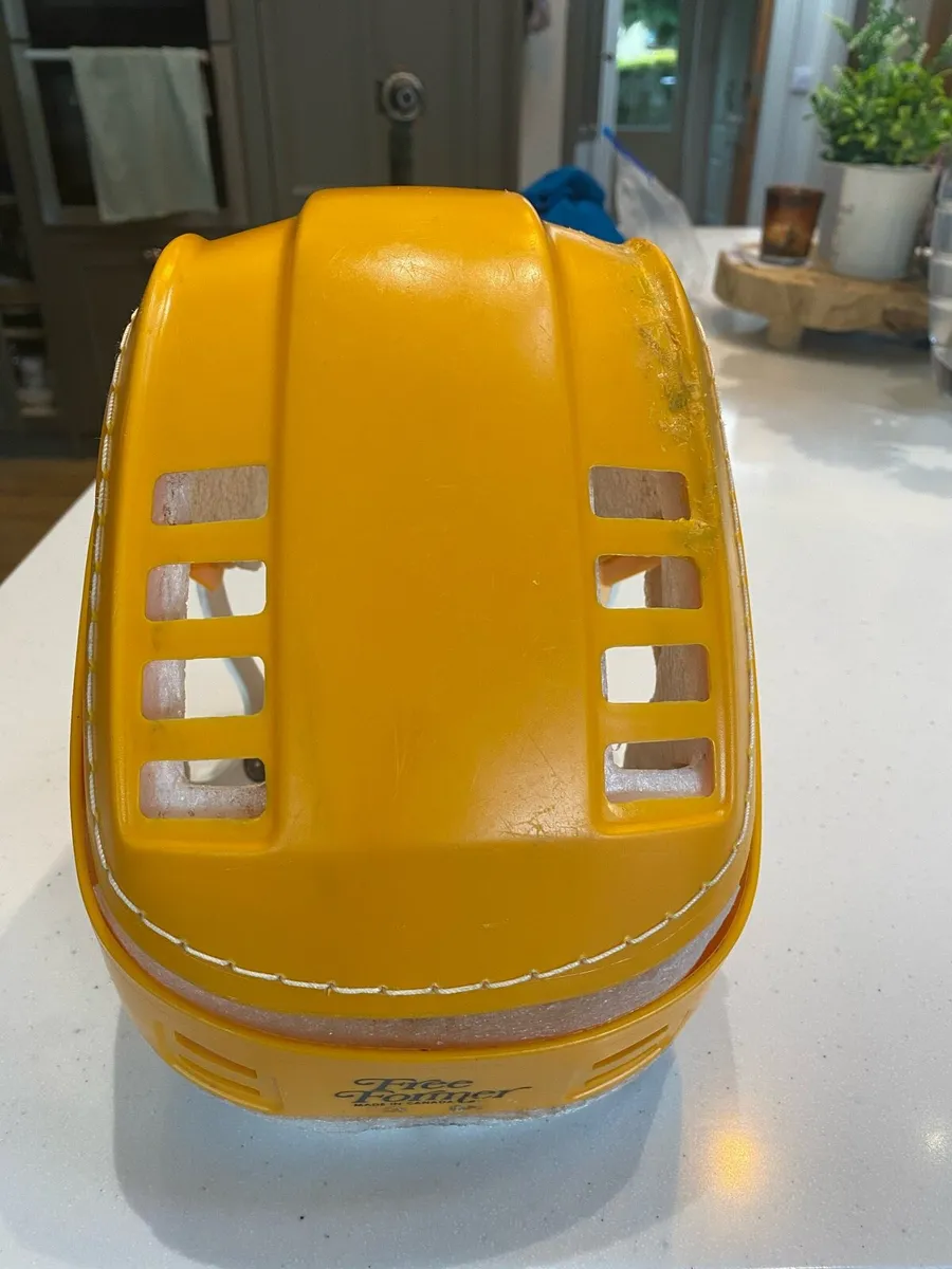 Oldstyle yellow helmet - Image 4