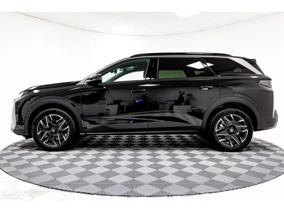 Peugeot 5008 Allure Petrol HYBRID Auto 145HP - inc - Image 4