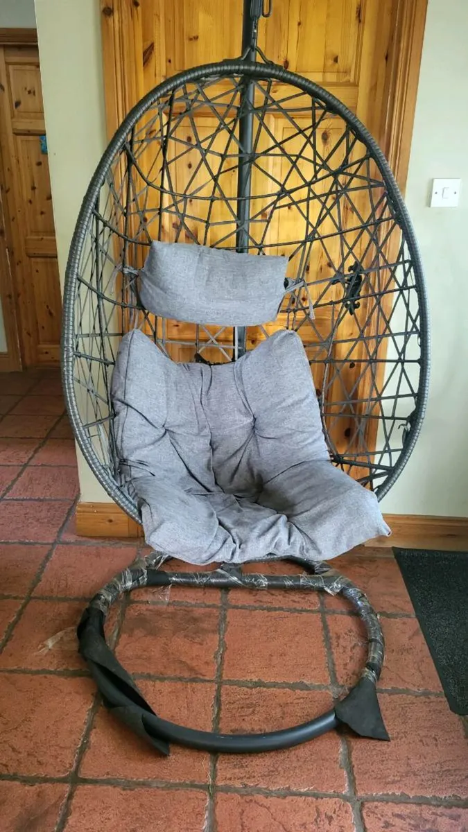 Egg chair