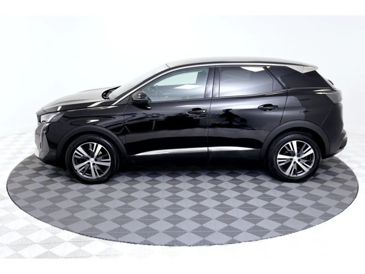 Peugeot 3008 *AUTO * Allure 1.5 Diesel 130HP - Image 4