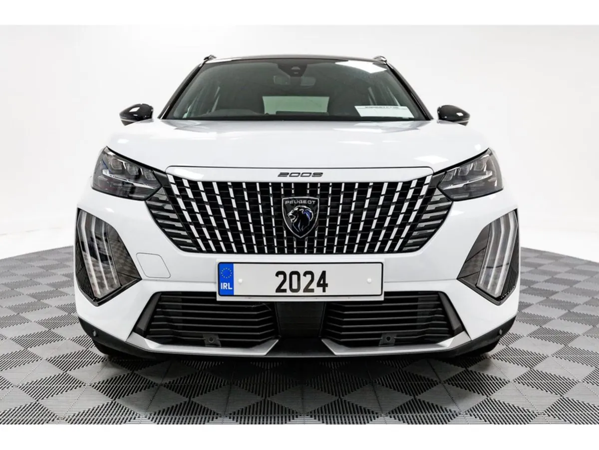 Peugeot 2008 E-GT 50kWh 136HP - Image 3