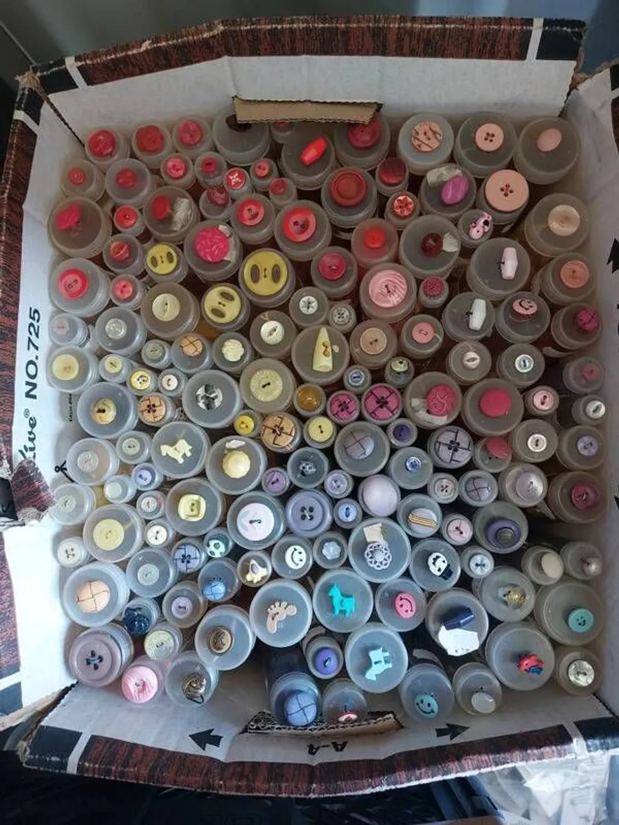 vintage buttons - Image 2