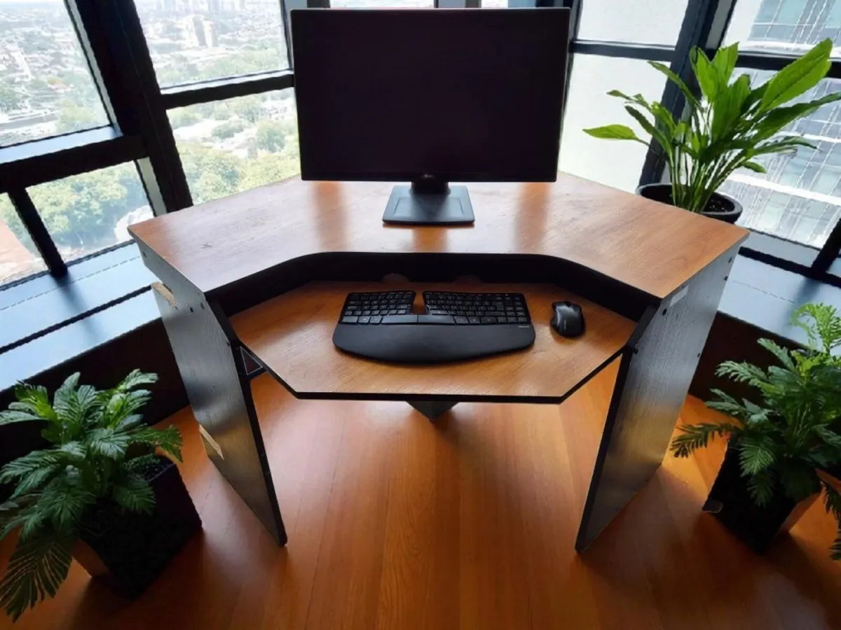Computer desk
