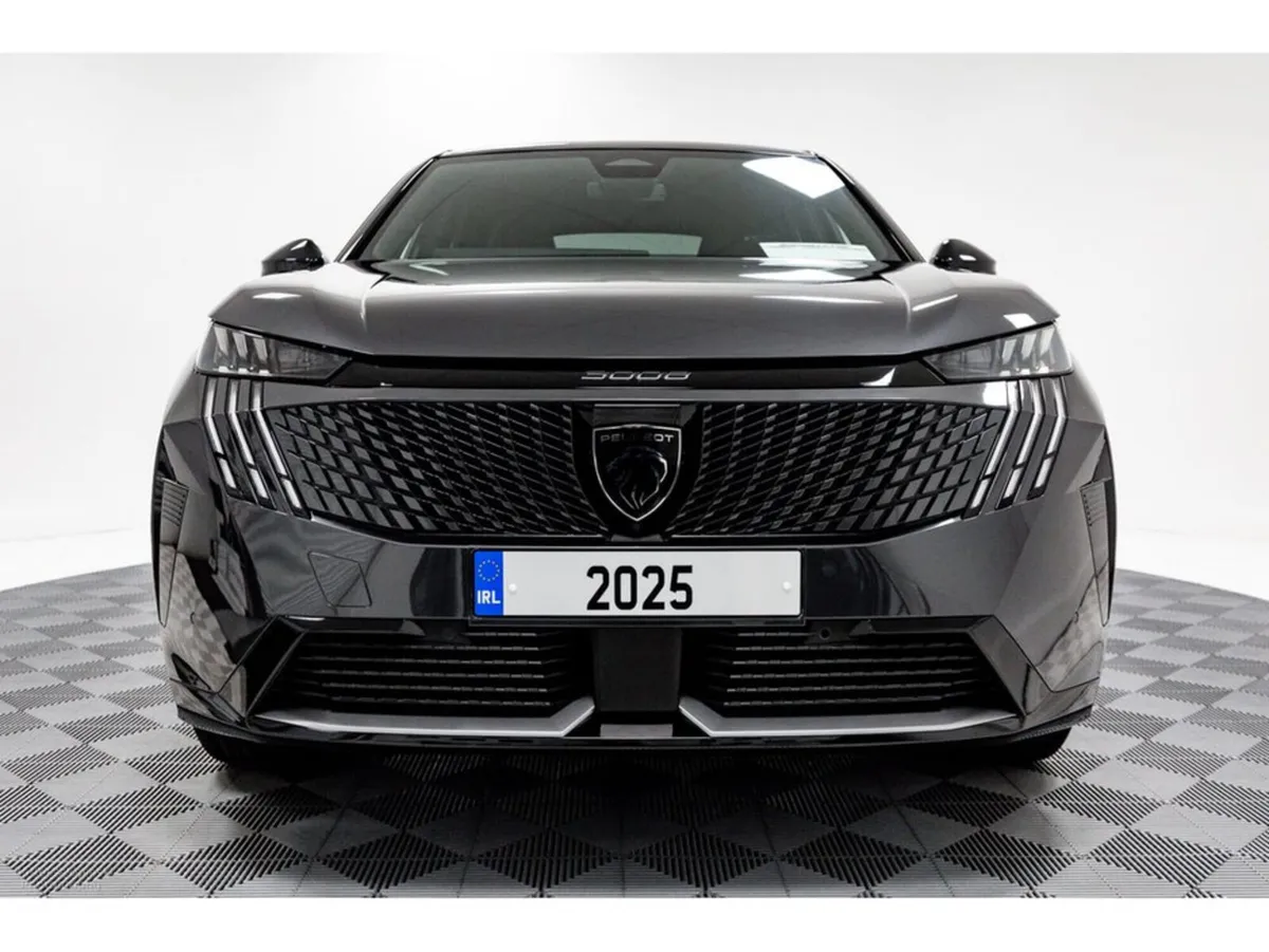 Peugeot 3008 E-GT 73kWh 210HP - Image 3