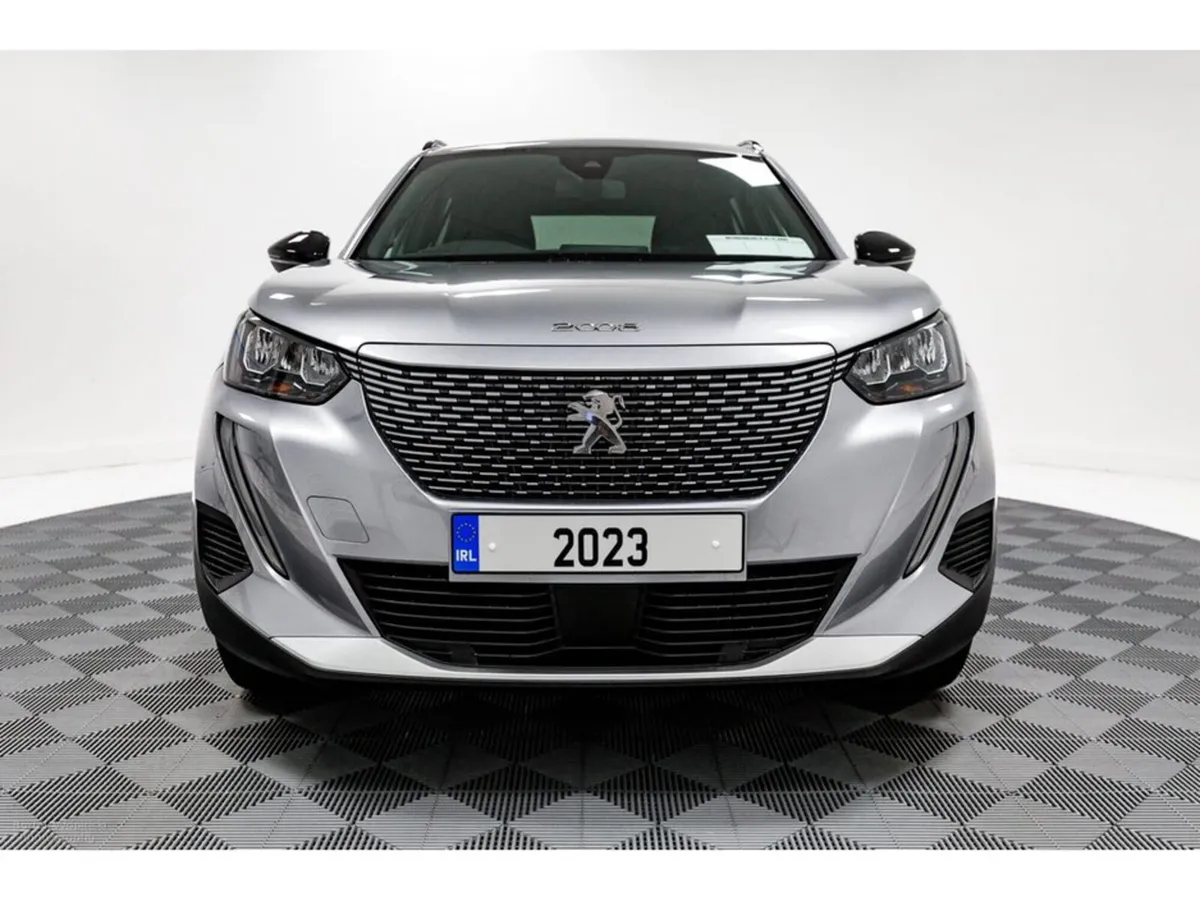 Peugeot 2008 E-Active Premium Plus 50kWh 136HP - Image 3