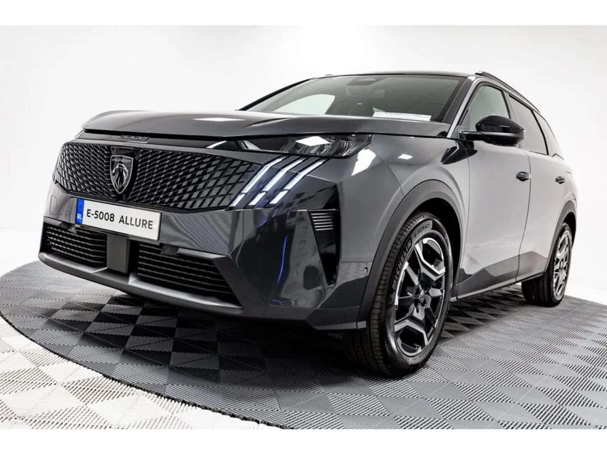 Peugeot 5008 E-Allure 73kWh 210HP - 7 Seats, Up to - Image 4