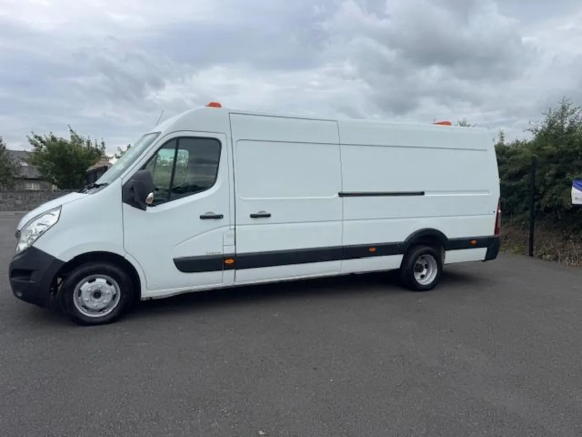 Renault Master LWB - Northern Ireland Registered - Image 4