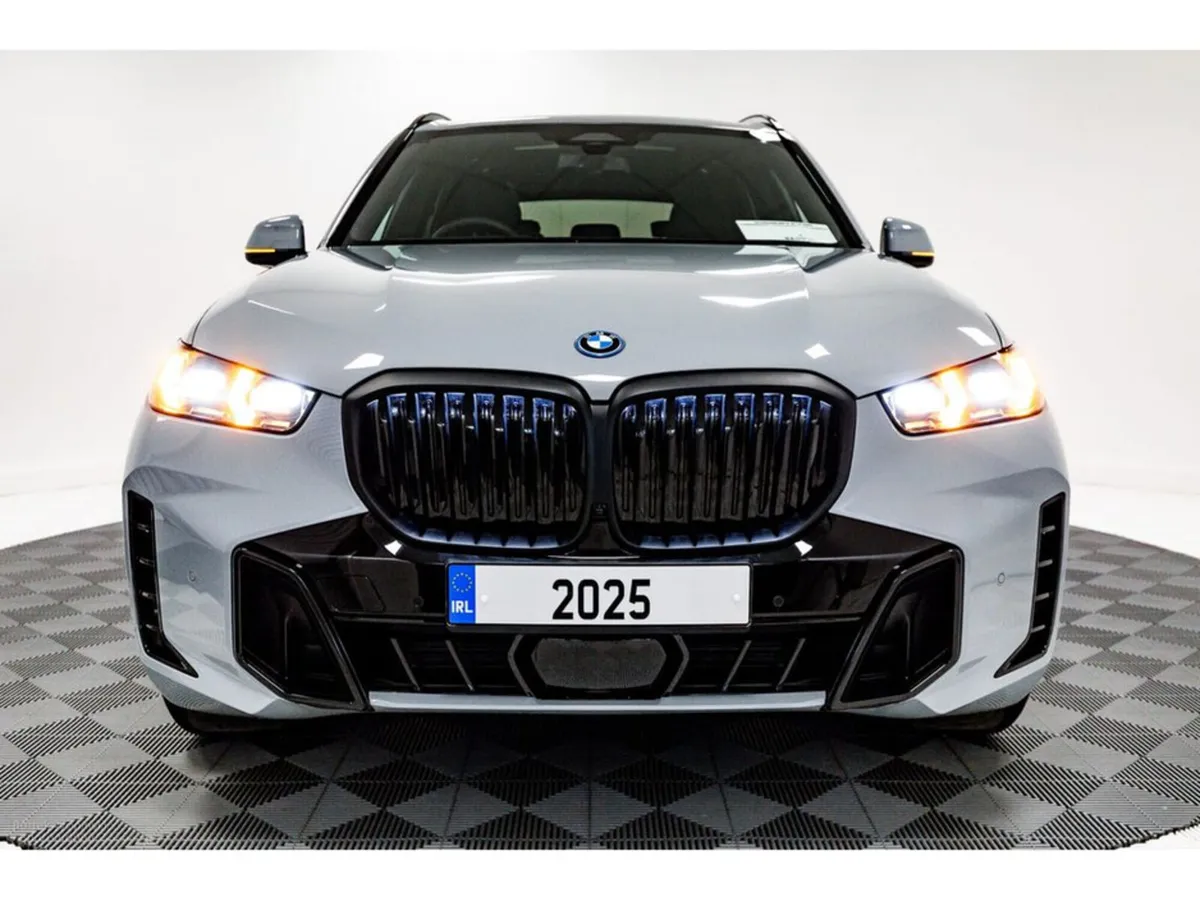 BMW X5 *Stunning 2025 X5* Xdrive50e M Sport 3.0 PH - Image 2