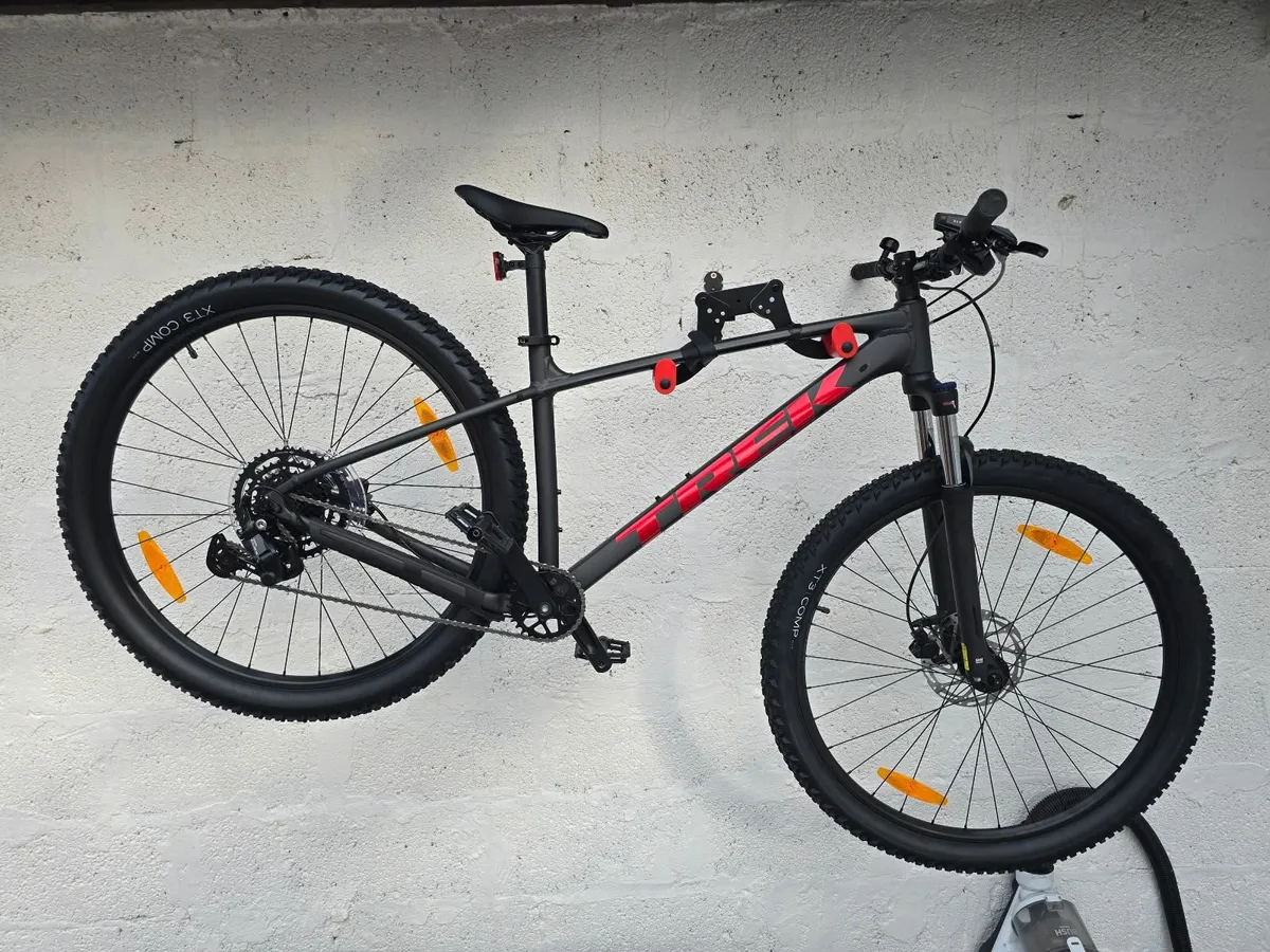 Bike Trek 9 speed - Image 1