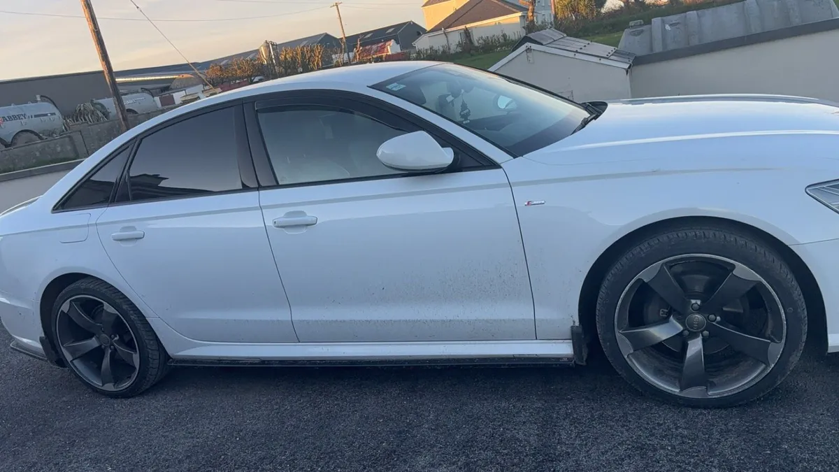 Audi A6 Automatic Saloon TDI ultra Black Edition - Image 3