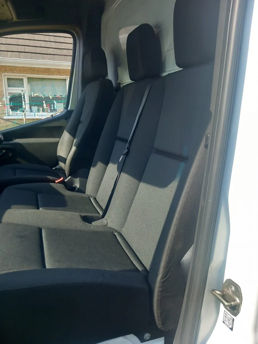 Twin Passenger Seat Mercedes Sprinter - Image 4