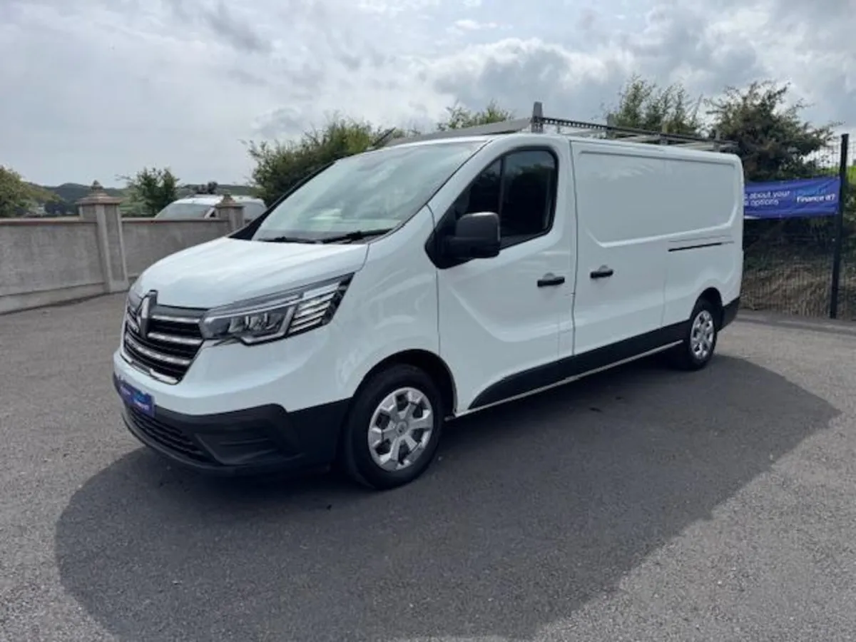 Renault Trafic Advance - One Owner from New - Image 3