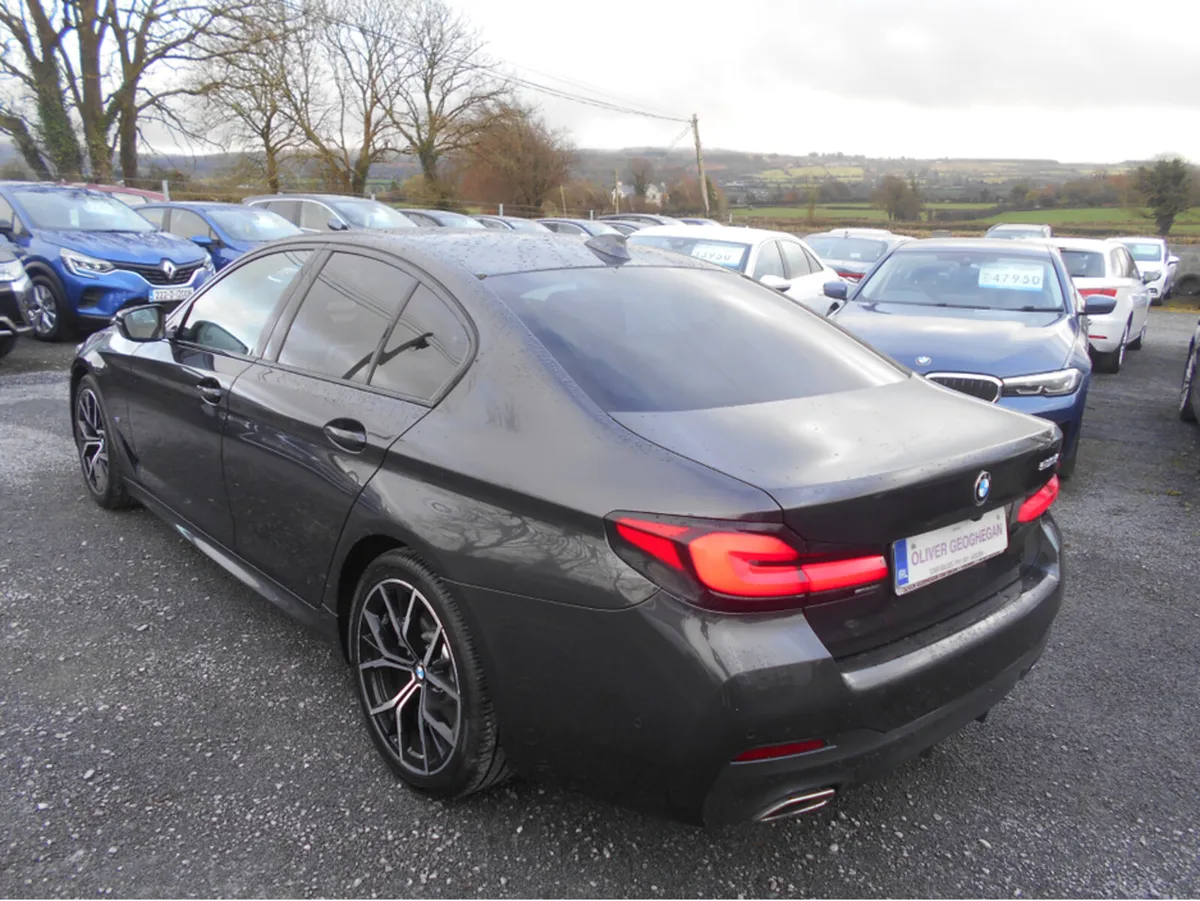 BMW 5-Series 520D M Sport AUTO (CREAM LEATHER) - Image 3