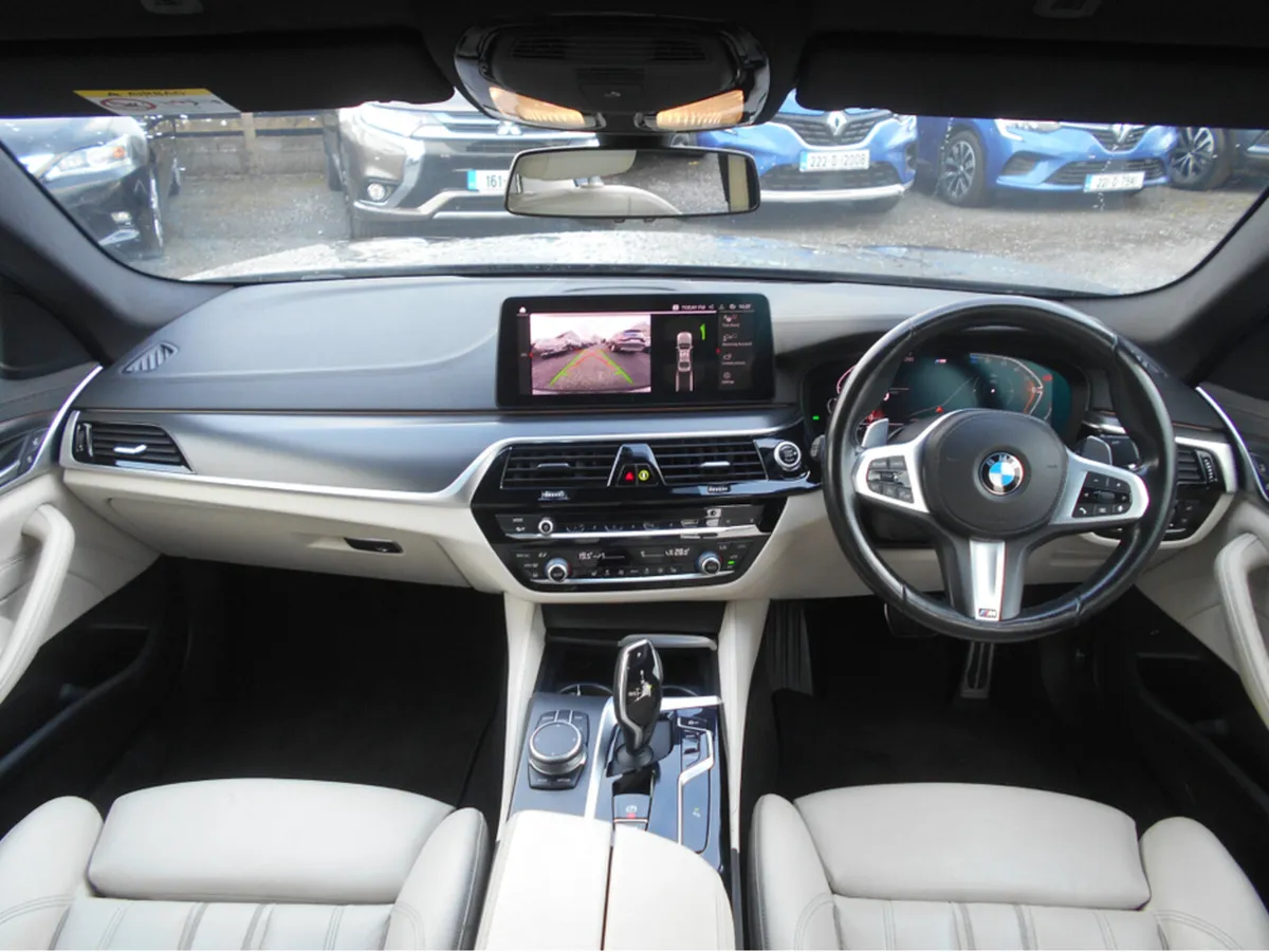 BMW 5-Series 520D M Sport AUTO (CREAM LEATHER) - Image 4
