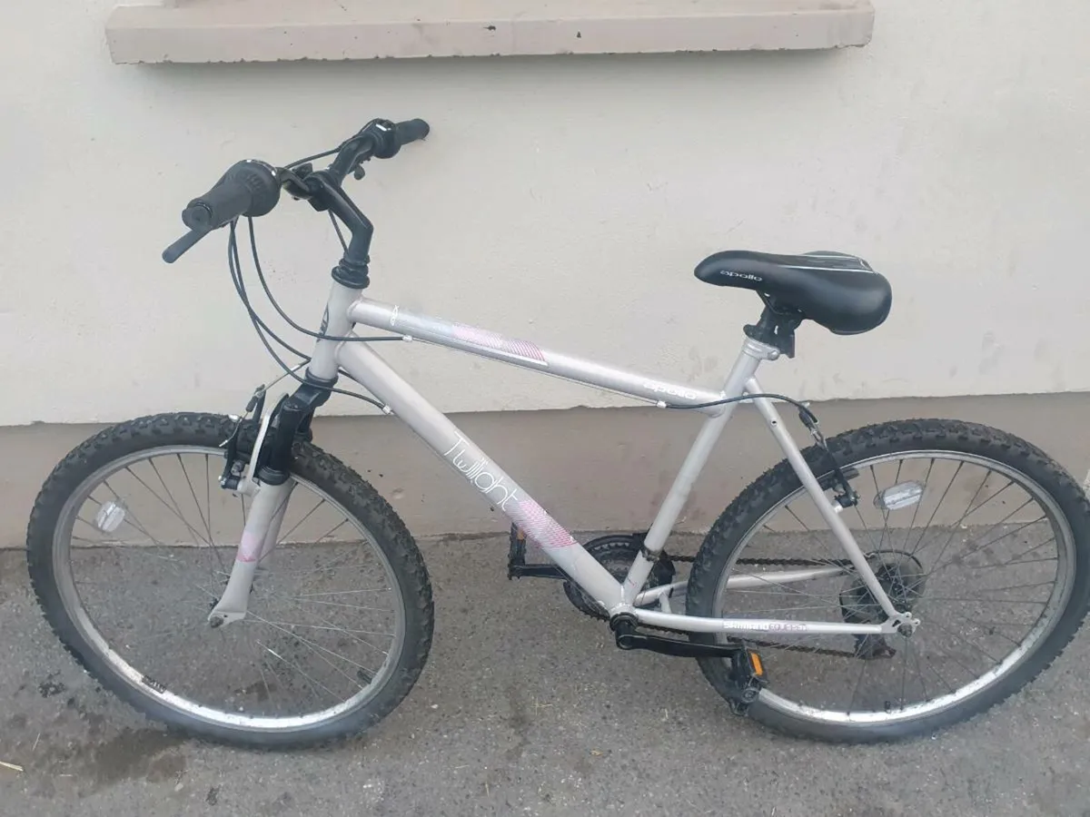 Push bikes for sale like new read add - Image 4