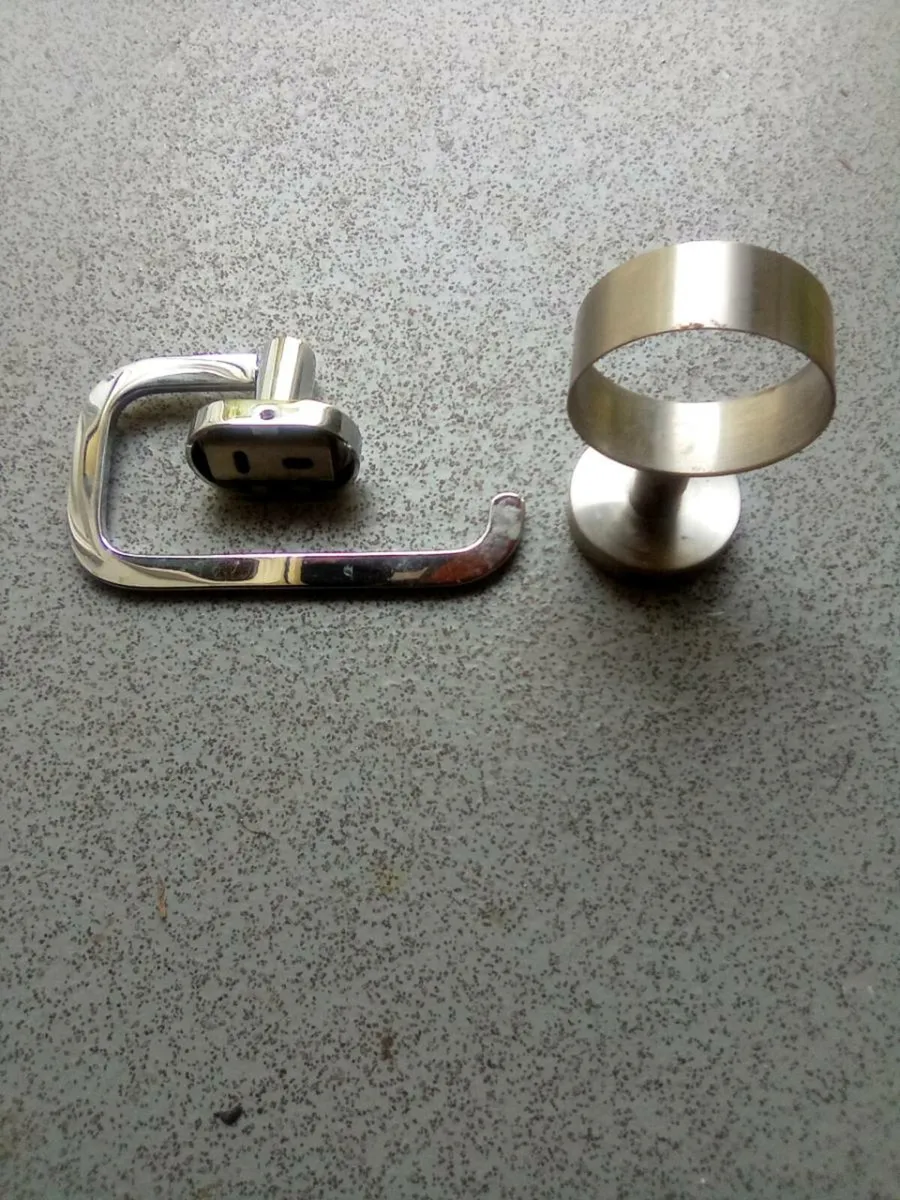 TOILET. ROLL. HOLDER. AND.  GLASS. HOLDER - Image 3