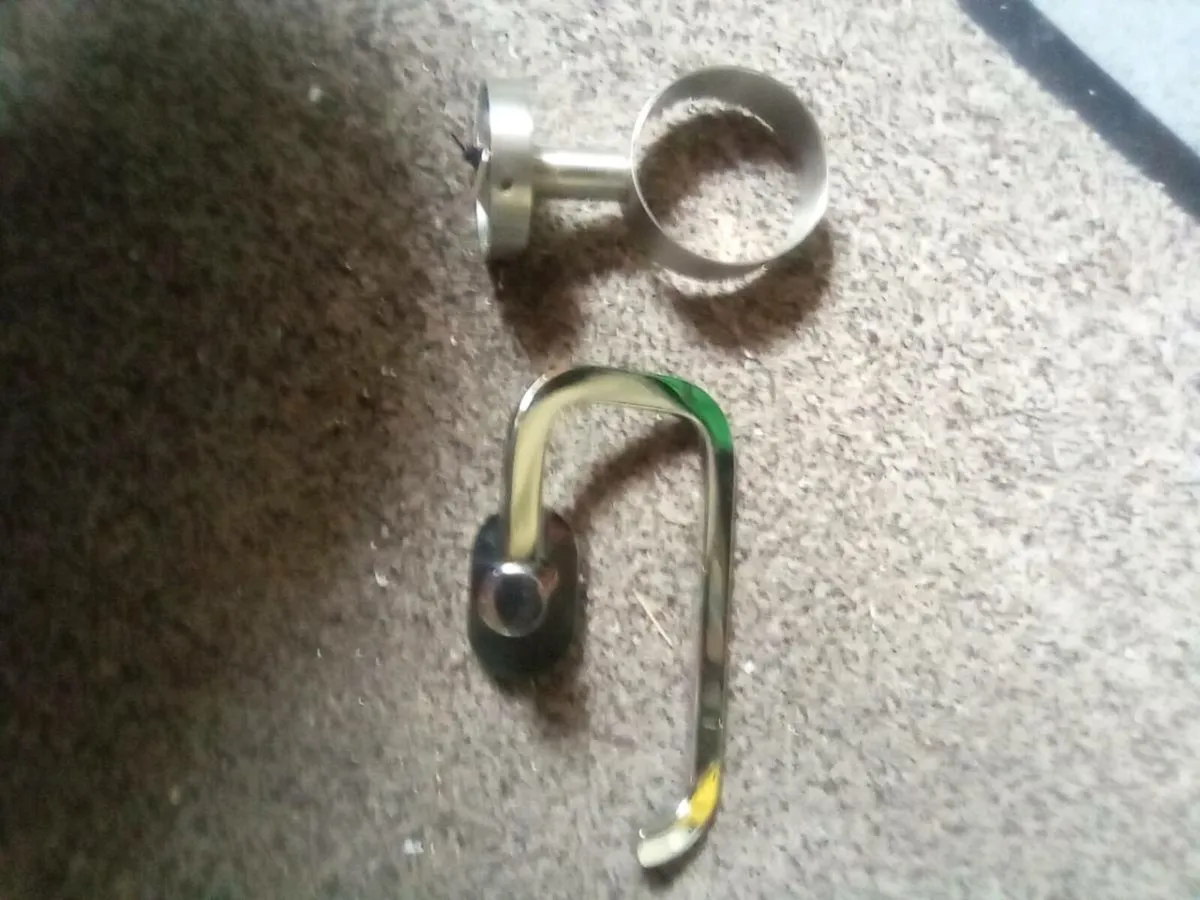 TOILET. ROLL. HOLDER. AND.  GLASS. HOLDER - Image 1