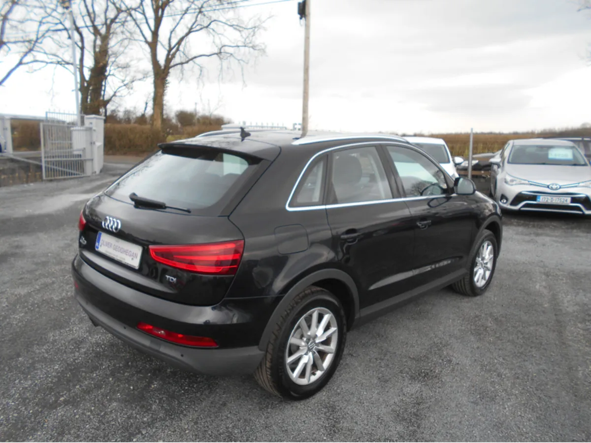 Audi Q3 2.0 TDI 140 SE (PAN ROOF) - Image 2
