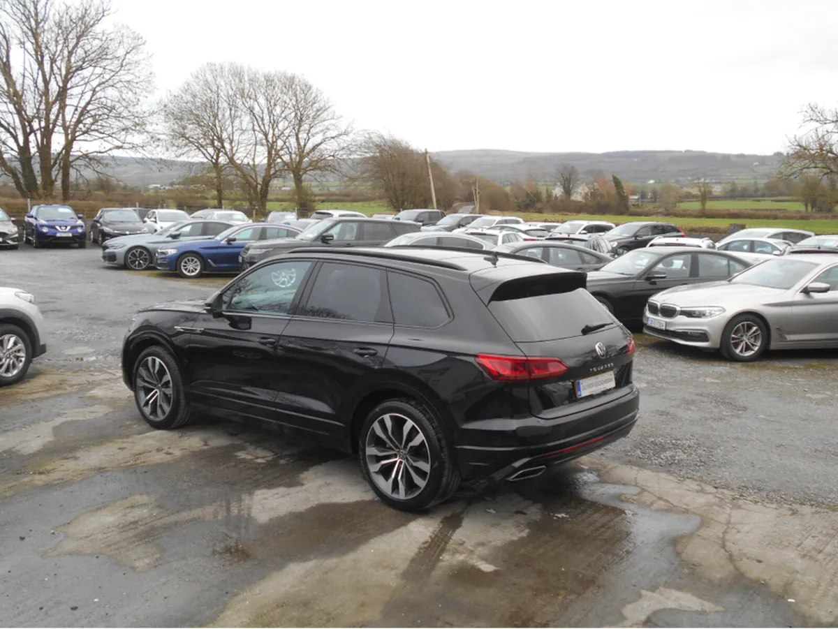 Volkswagen Touareg V6 BLACK EDITION CV (2 SEATER C - Image 3