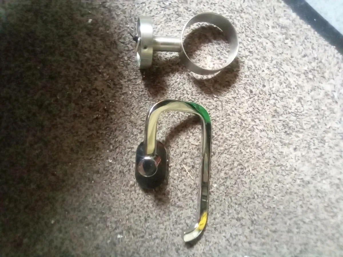 TOILET. ROLL. HOLDER. AND.  GLASS. HOLDER - Image 2