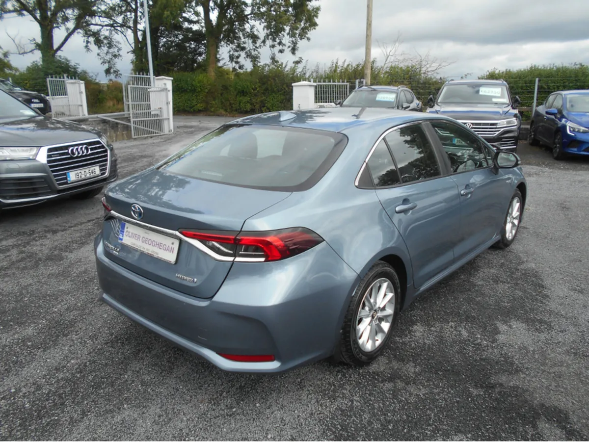 Toyota Corolla LUNA SALOON AUTO (CAMERA) - Image 2