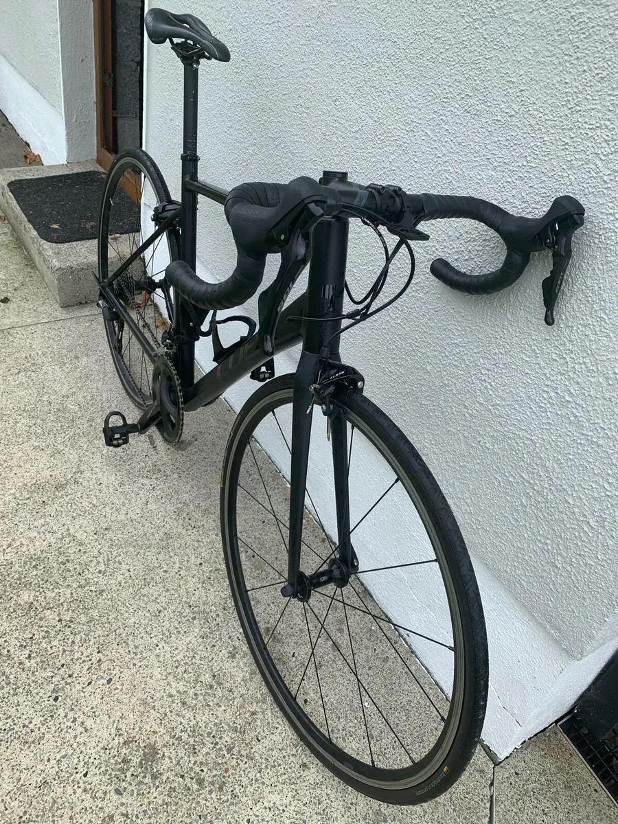 Cube Attain road bike - Image 2