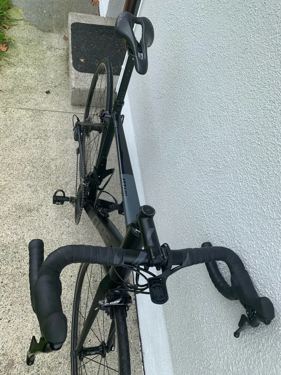 Cube Attain road bike - Image 3