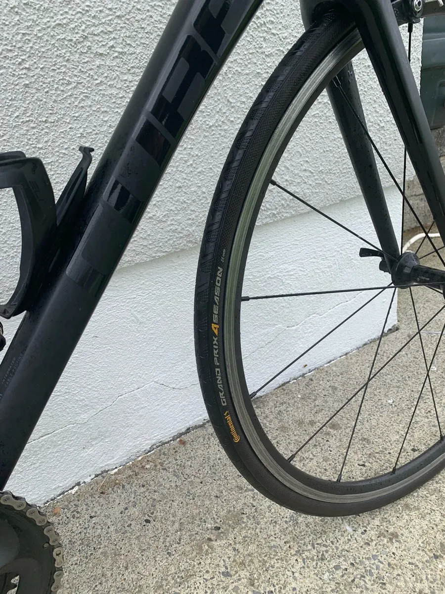 Cube Attain road bike - Image 4
