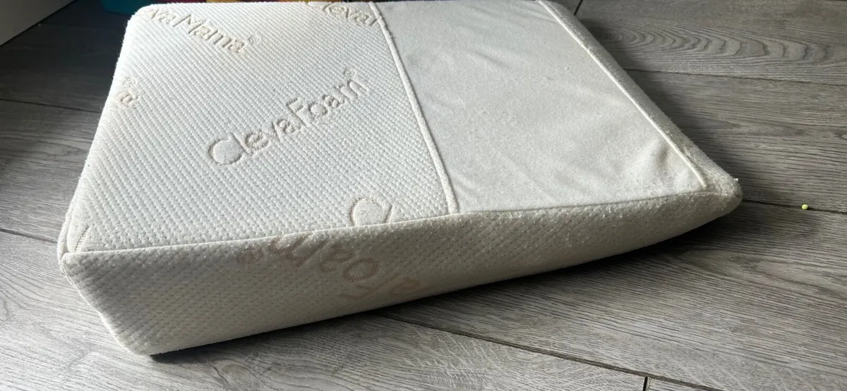 Anti-reflux pillow - Image 1