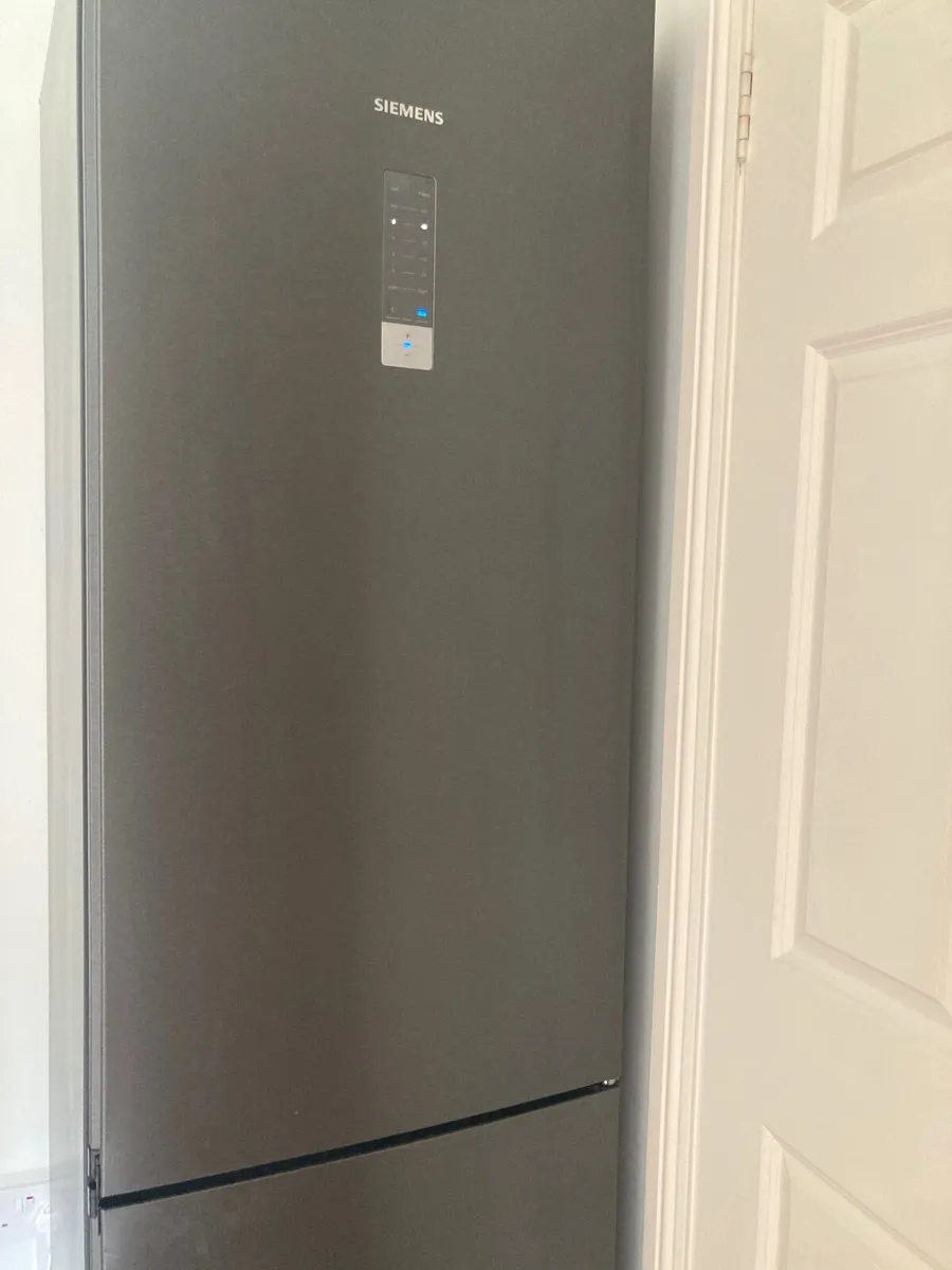 Fridge/freezer - Image 2