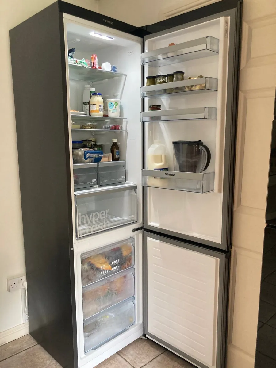Fridge/freezer - Image 3