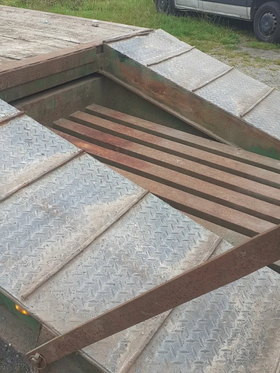 Low Loader - Image 2