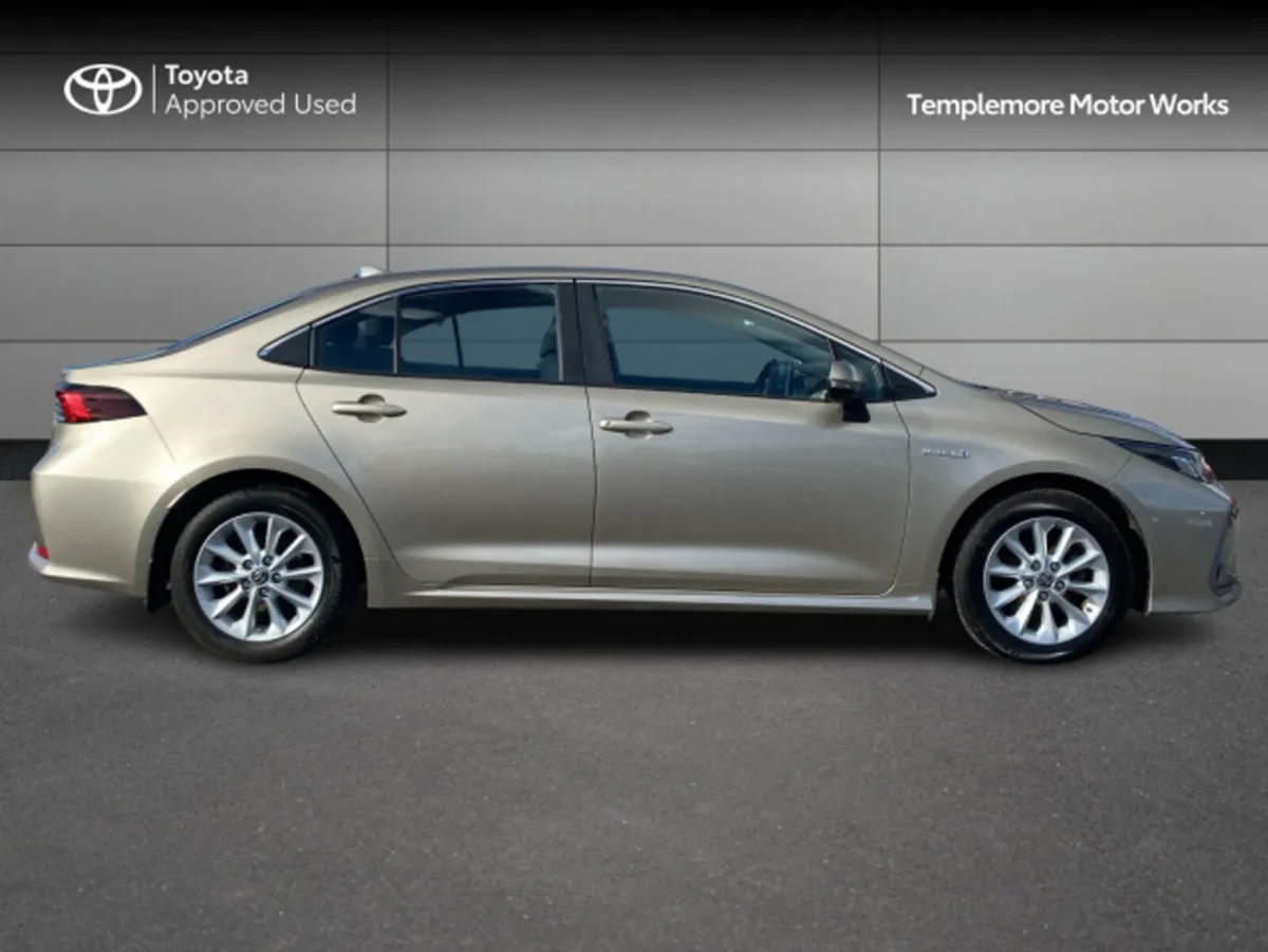 Toyota Corolla HYB LUNA SALOON 4DR AUTO HYBRID - Image 3