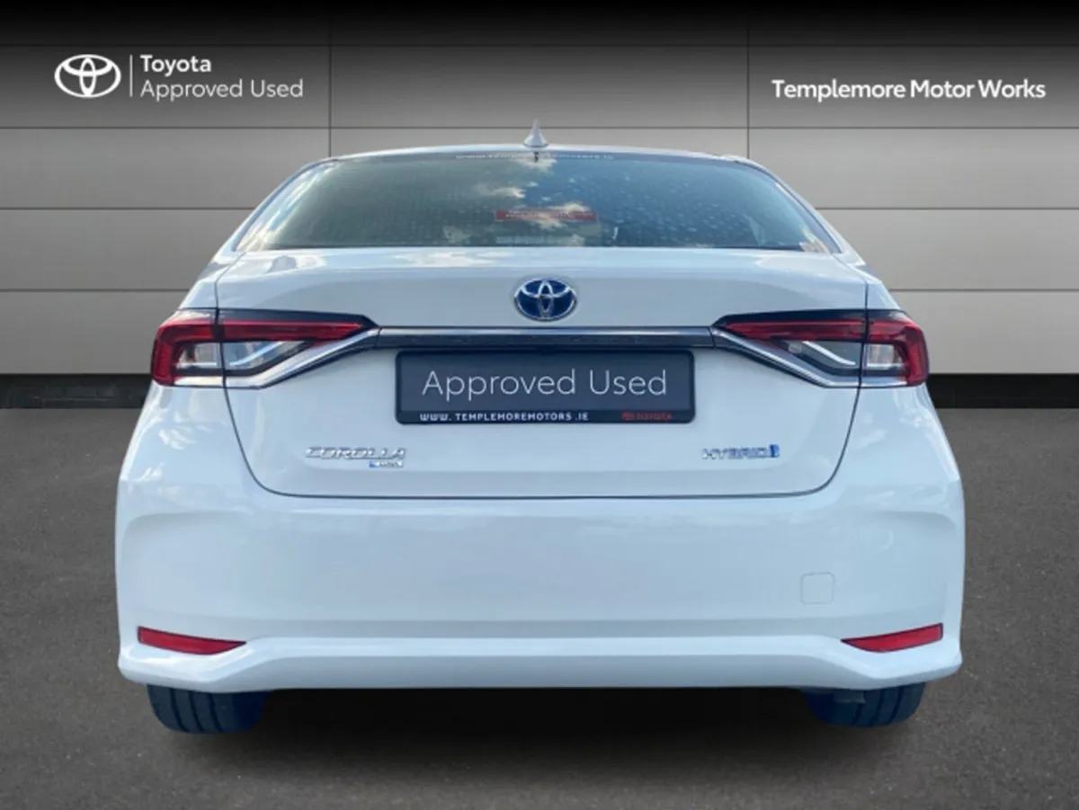 Toyota Corolla HYB LUNA SALOON 4DR AUTO HYBRID - Image 4