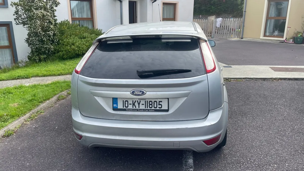 Ford Focus 2010 - Image 4