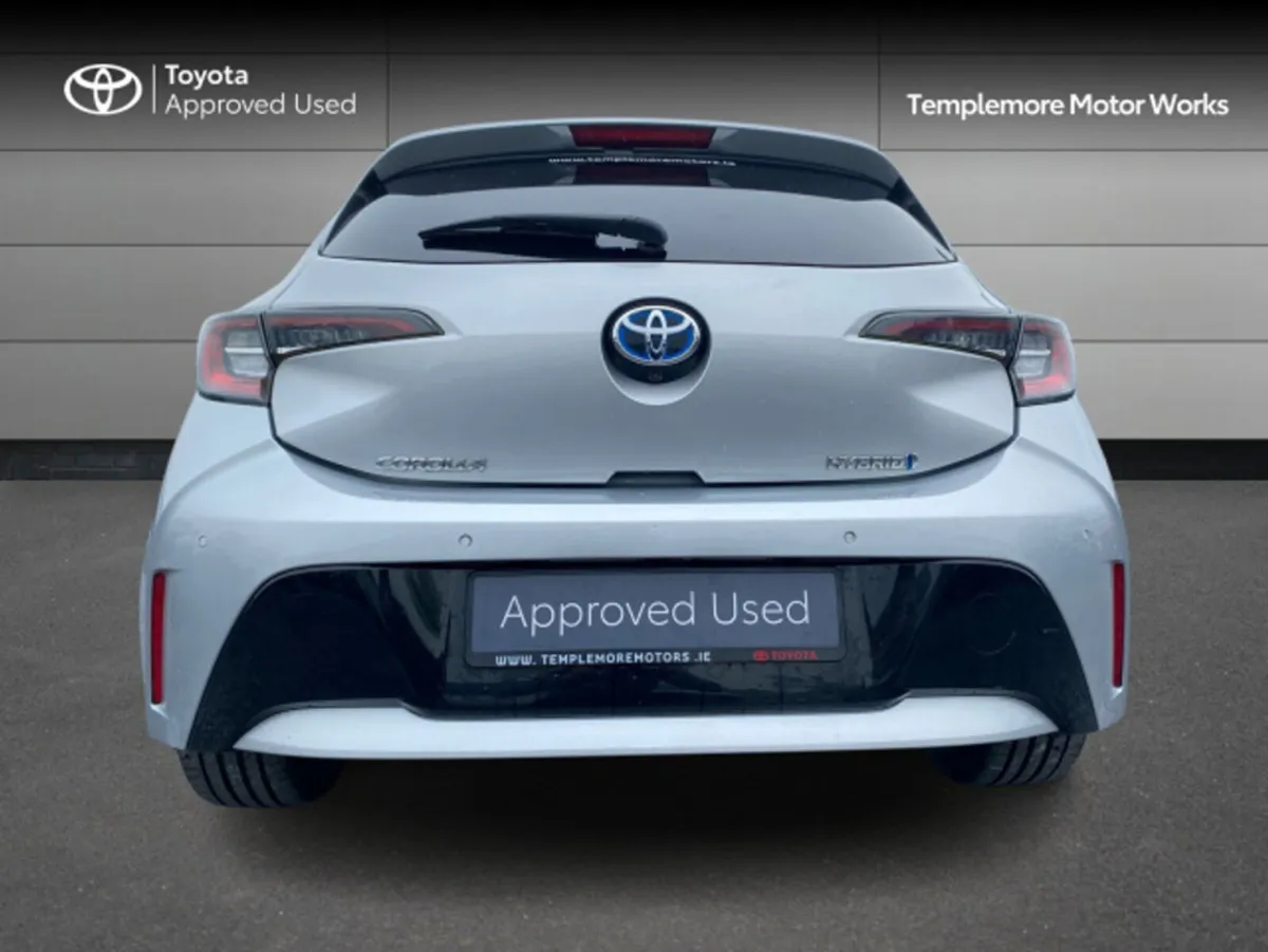Toyota Corolla 1.8 HIGH SPEC COROLLA HATCH HYBRID - Image 4