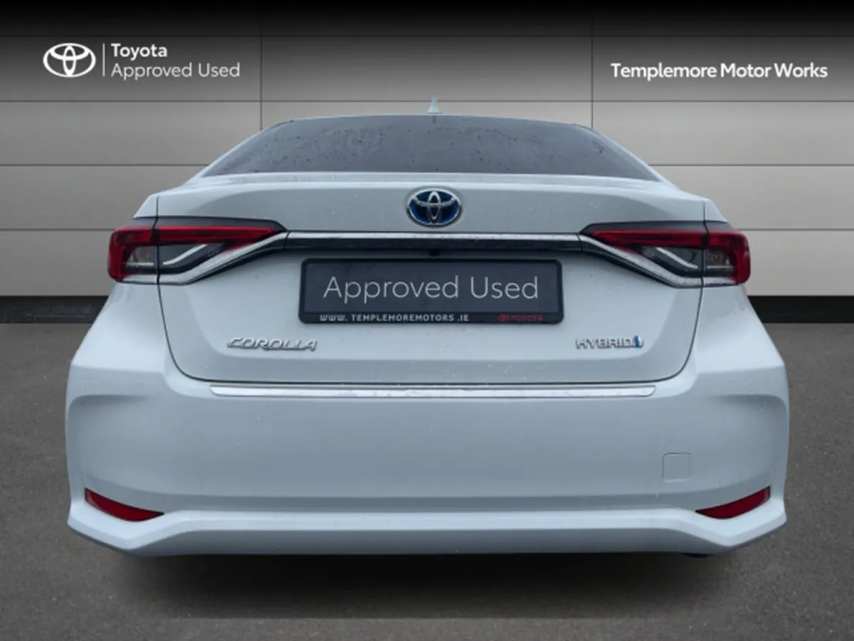 Toyota Corolla COROLLA HYBRID LUNA SALOON - Image 4