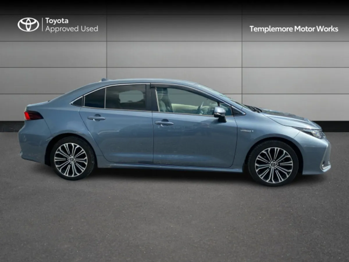 Toyota Corolla HYB LUNA SPORT *PRICE REDUCTION* - Image 3